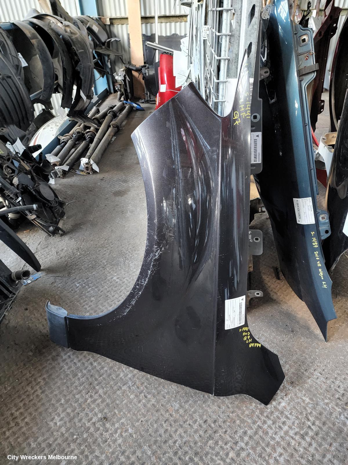 AUDI Q7 LEFT GUARD, 4L, 09/2006 - 08/2015