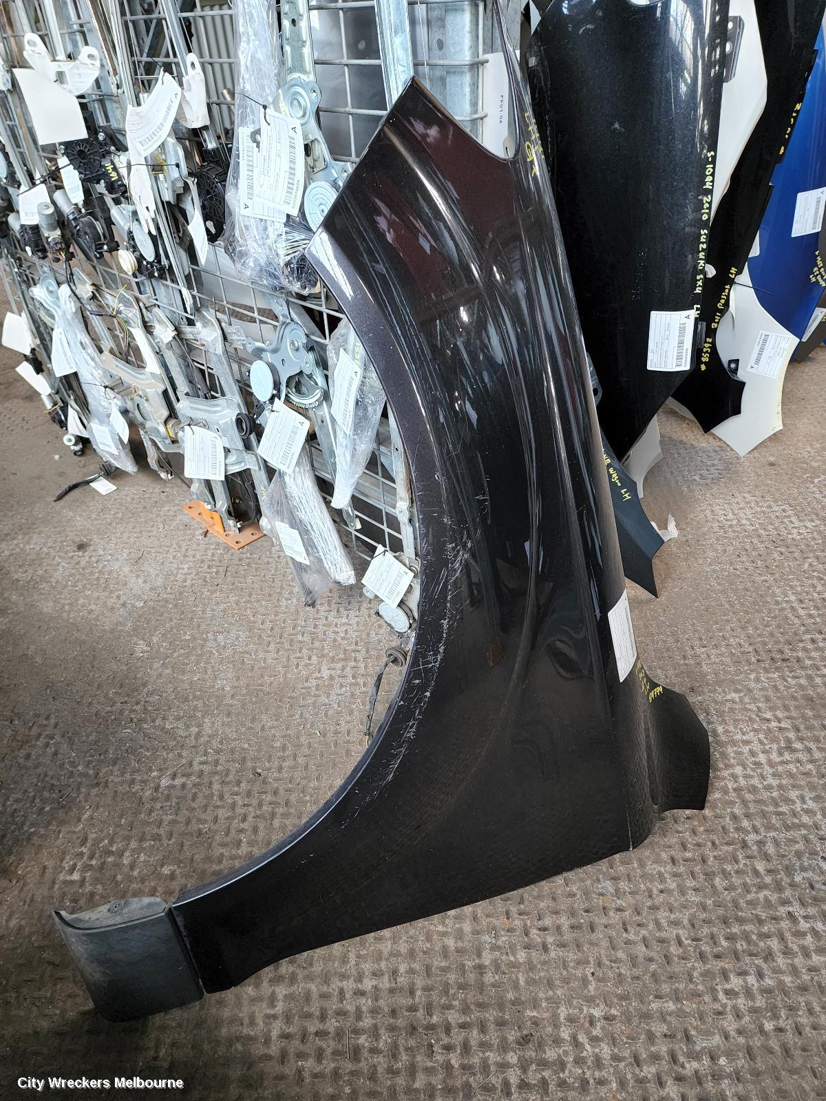 AUDI Q7 LEFT GUARD, 4L, 09/2006 - 08/2015