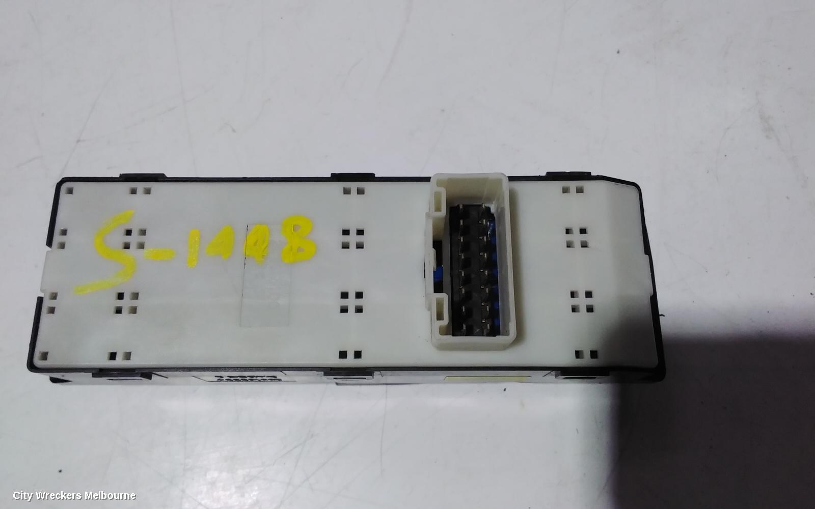 HYUNDAI VELOSTER PWR DR WIND SWITCH, RH FRONT (MASTER SWITCH), FS, TURBO, 07/2012 - 02/2018