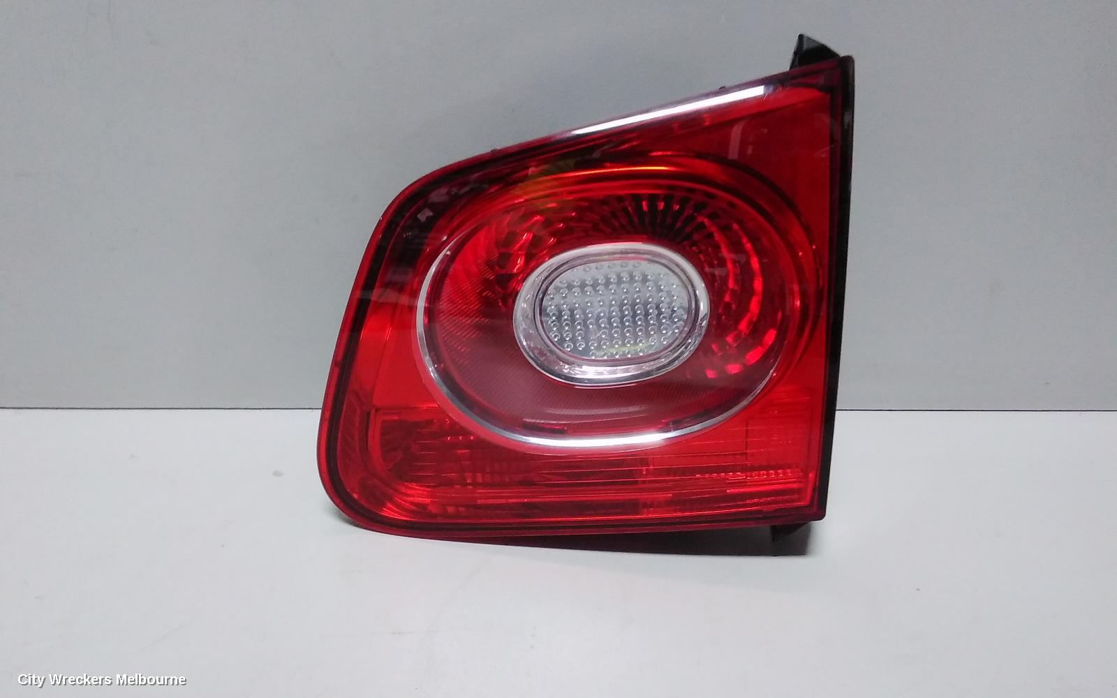 VOLKSWAGEN TIGUAN REAR GARNISH, TAILGATE LAMP (RH SIDE), 5N, 05/2008 - 06/2011
