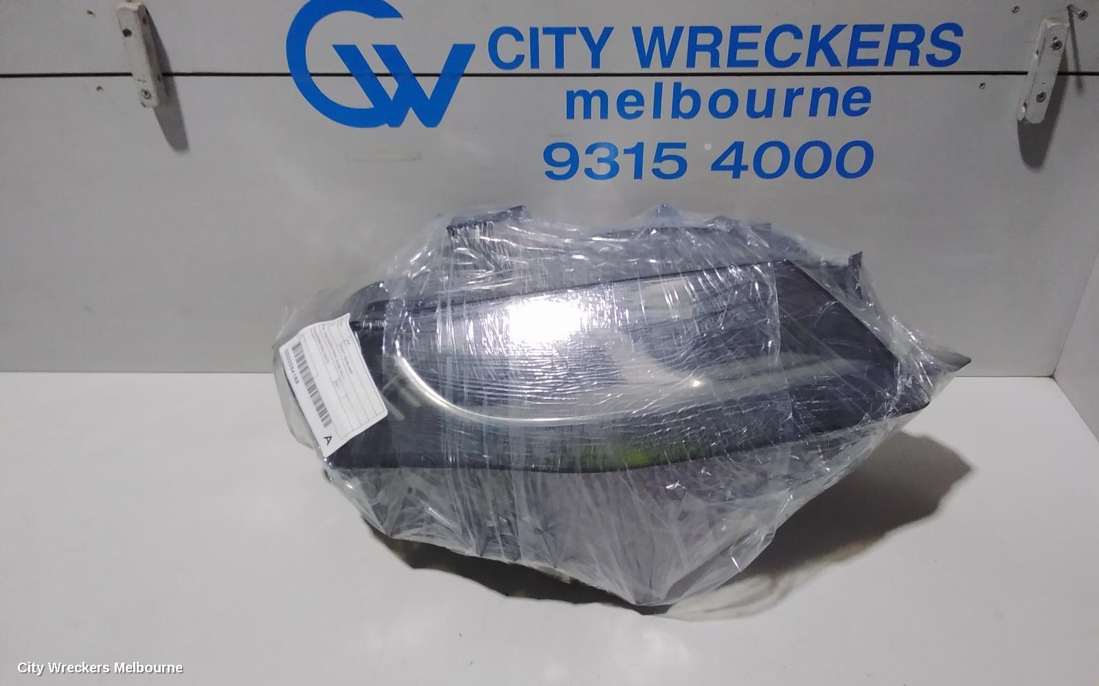 AUDI A4 RIGHT HEADLAMP, B8 8K, HALOGEN TYPE, 02/2008 - 06/2012