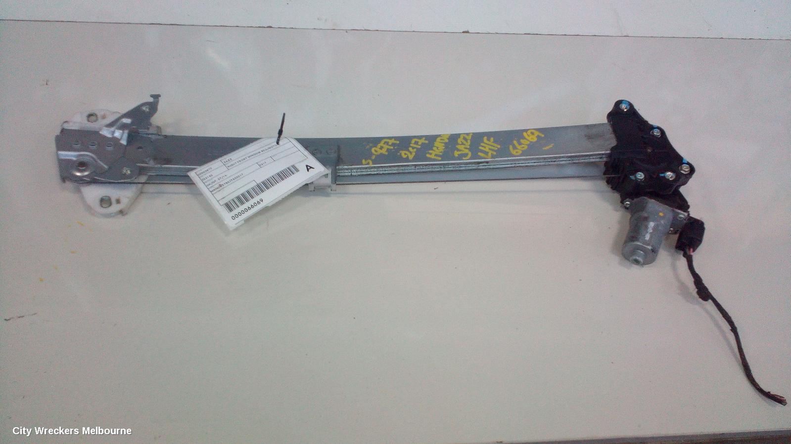 HONDA JAZZ RIGHT FRONT WINDOW REG/MOTOR, GK/GF, 07/2014 ONWARDS