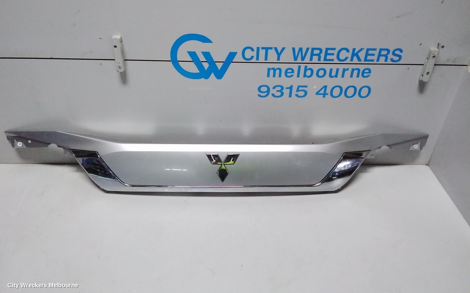 MITSUBISHI OUTLANDER REAR GARNISH, TAILGATE GARNISH (CENTRE), ZK-ZL, 04/2015 ONWARDS