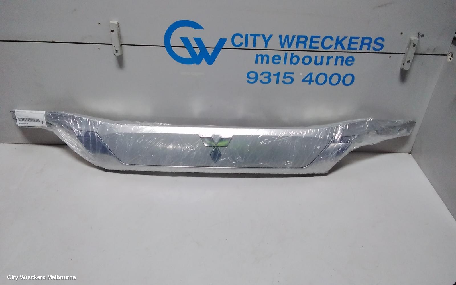 MITSUBISHI OUTLANDER REAR GARNISH, TAILGATE GARNISH (CENTRE), ZK-ZL, 04/2015 ONWARDS