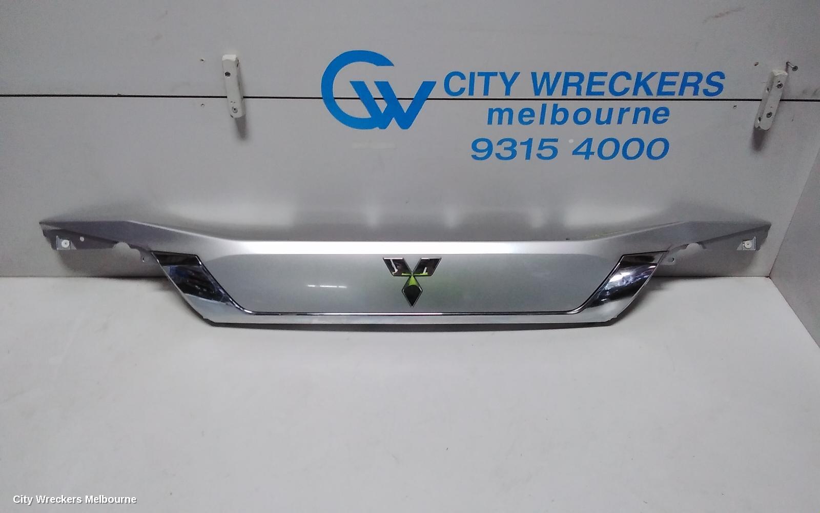 MITSUBISHI OUTLANDER REAR GARNISH, TAILGATE GARNISH (CENTRE), ZK-ZL, 04/2015 ONWARDS