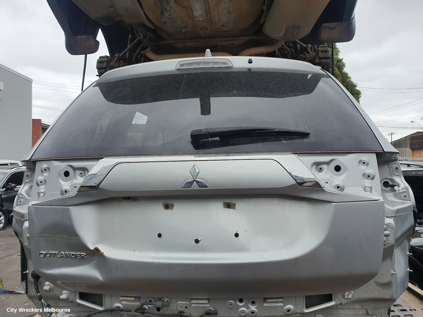 MITSUBISHI OUTLANDER REAR GARNISH, TAILGATE GARNISH (CENTRE), ZK-ZL, 04/2015 ONWARDS