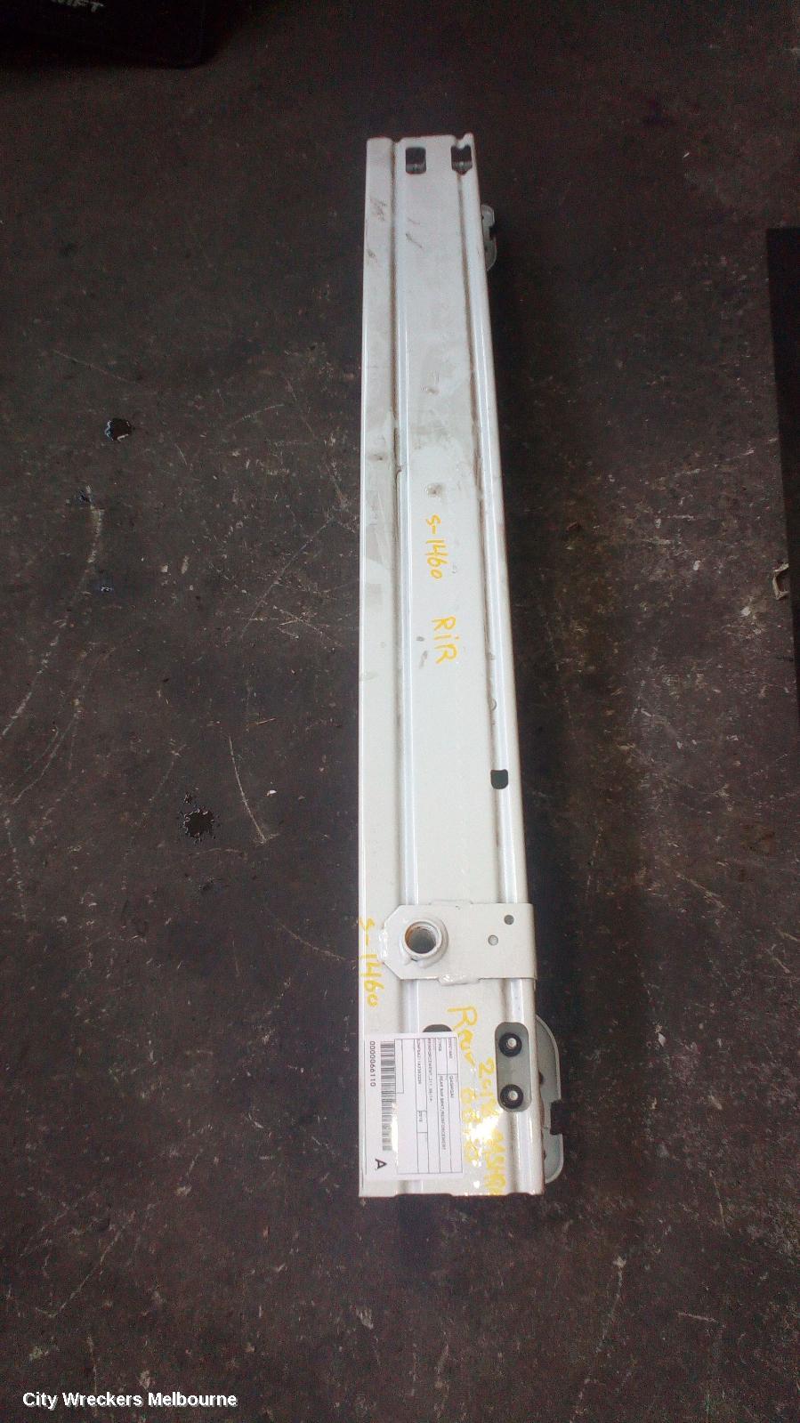 NISSAN QASHQAI R/BAR BRACKET/REINFO, REINFORCEMENT, J11, 06/2014 ONWARDS