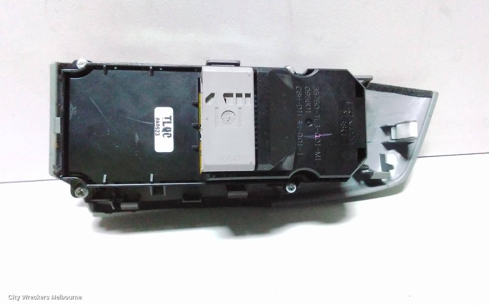 HONDA ACCORD PWR DR WIND SWITCH, RH FRONT (MASTER SWITCH), 8TH GEN, EURO (VIN JHMCU), BASE, 06/2008 - 12/2009