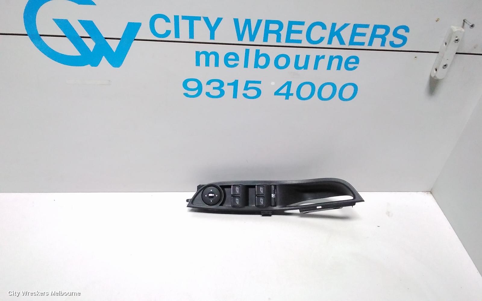 FORD FOCUS PWR DR WIND SWITCH, RH FRONT (MASTER SWITCH), LW, MANUAL FOLD, NON CHROME INSERT TYPE, 05/2011 - 08/2015