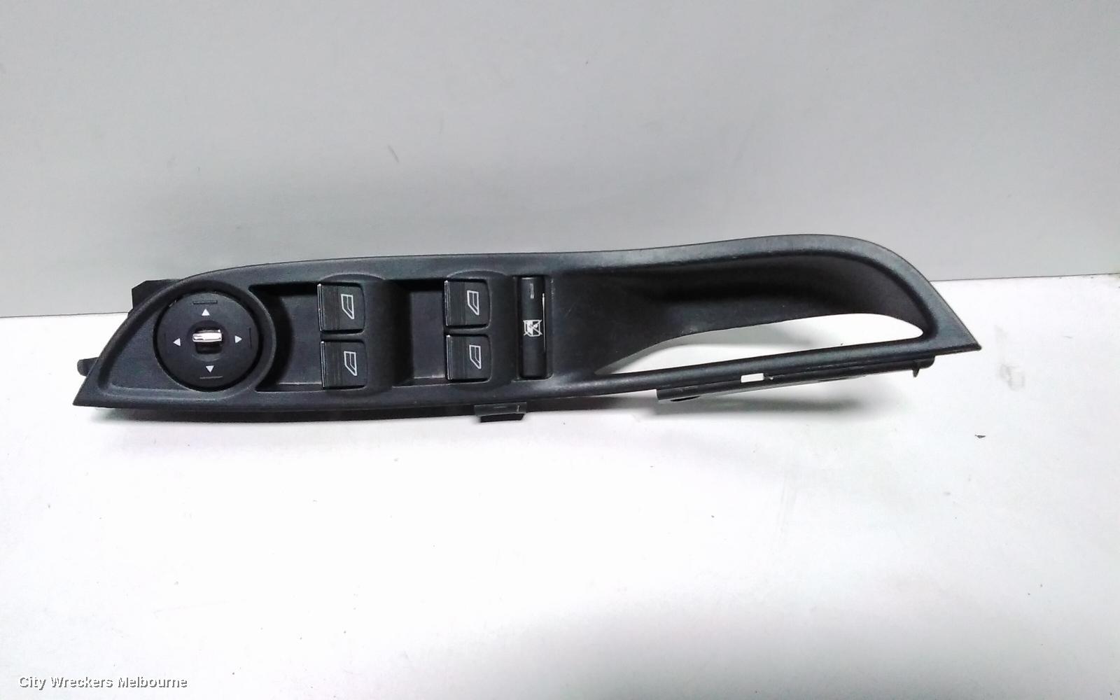 FORD FOCUS PWR DR WIND SWITCH, RH FRONT (MASTER SWITCH), LW, MANUAL FOLD, NON CHROME INSERT TYPE, 05/2011 - 08/2015