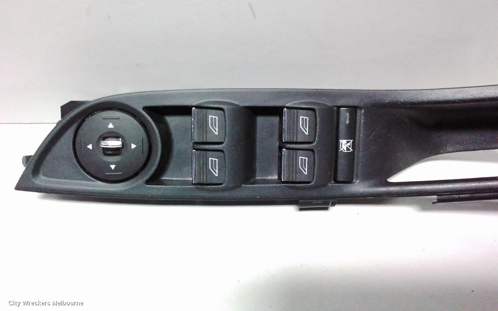 FORD FOCUS PWR DR WIND SWITCH, RH FRONT (MASTER SWITCH), LW, MANUAL FOLD, NON CHROME INSERT TYPE, 05/2011 - 08/2015