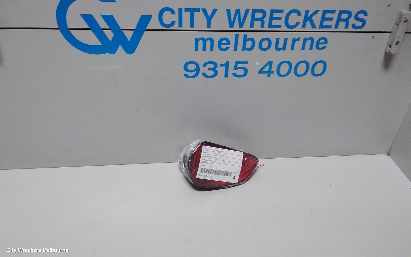 MITSUBISHI OUTLANDER RIGHT TAILLIGHT, BUMPER REFLECTOR, ZK-ZL, 04/2015 ONWARDS