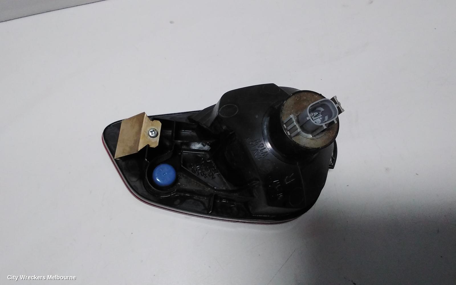 MITSUBISHI OUTLANDER RIGHT TAILLIGHT, BUMPER REFLECTOR, ZK-ZL, 04/2015 ONWARDS