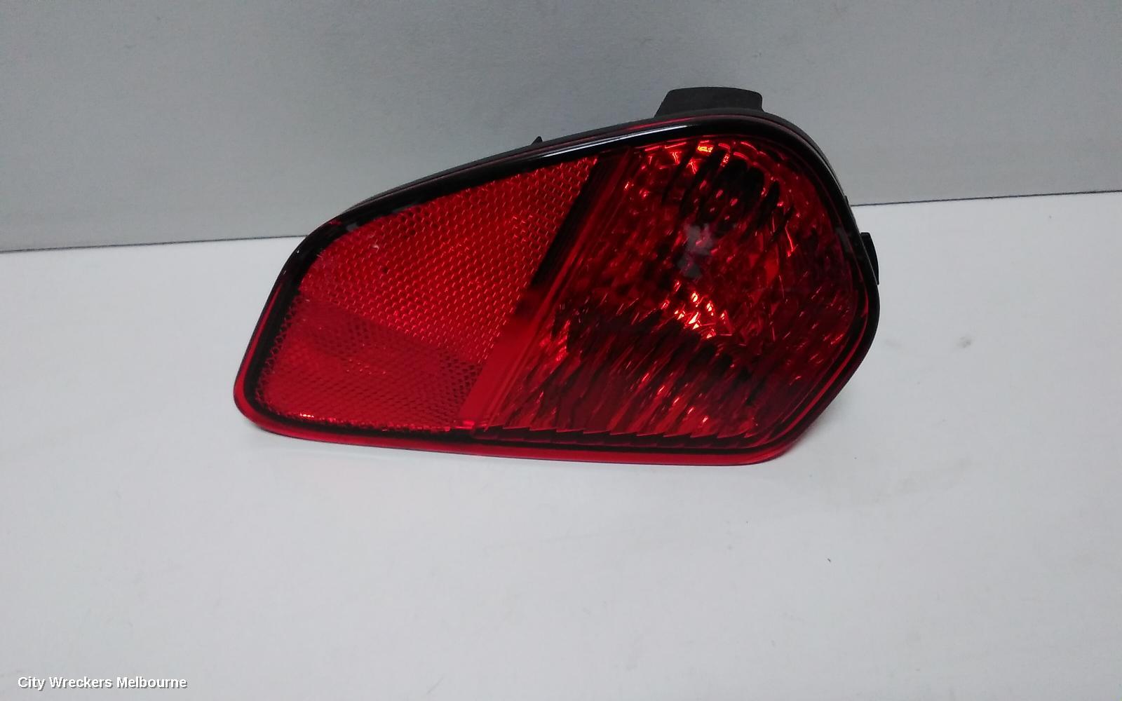 MITSUBISHI OUTLANDER RIGHT TAILLIGHT, BUMPER REFLECTOR, ZK-ZL, 04/2015 ONWARDS