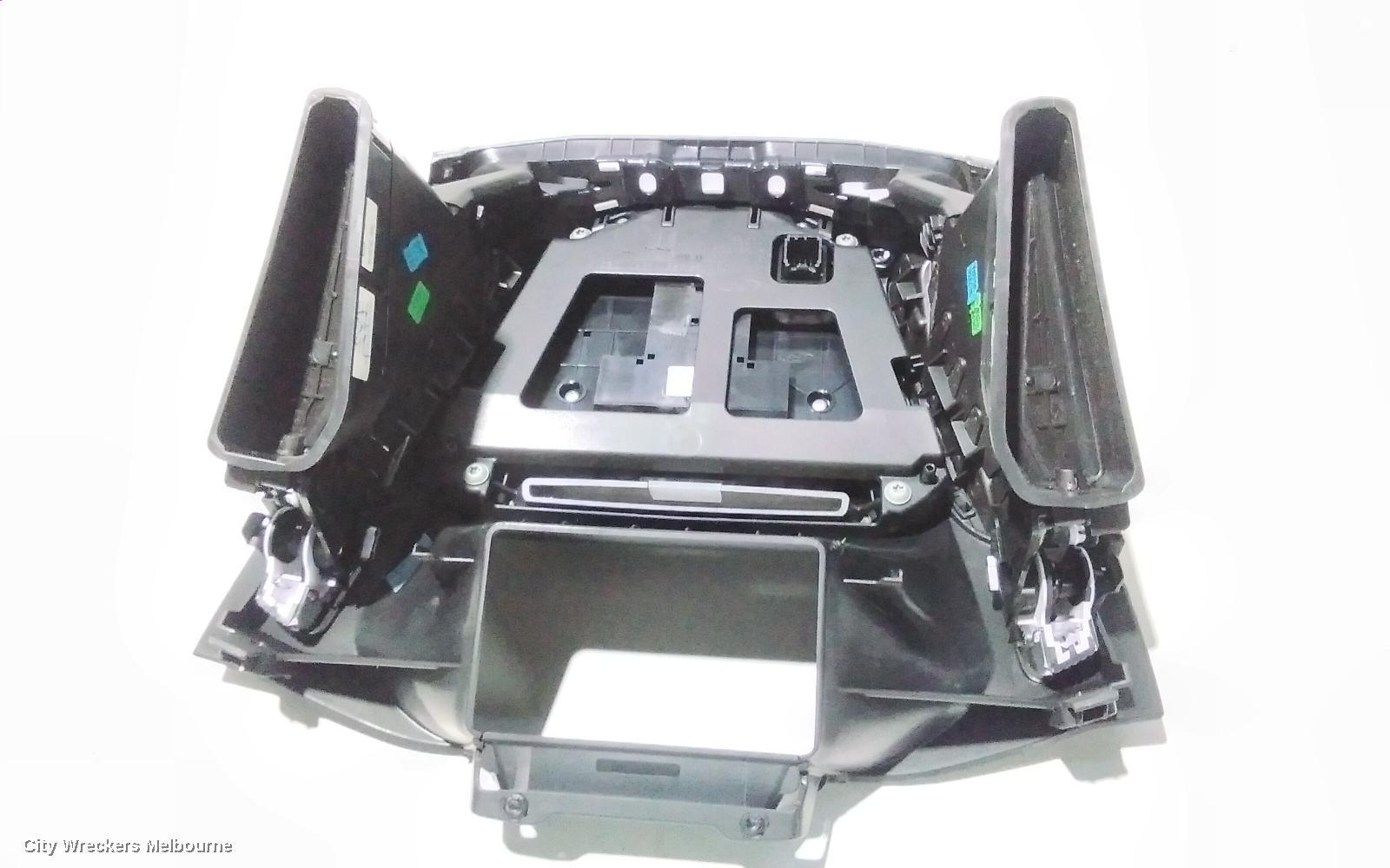FORD FOCUS RADIO/CD/DVD/SAT/TV, DISPLAY UNIT, 5IN, W/ SAT NAV TYPE, LW, 10/2011 - 08/2015