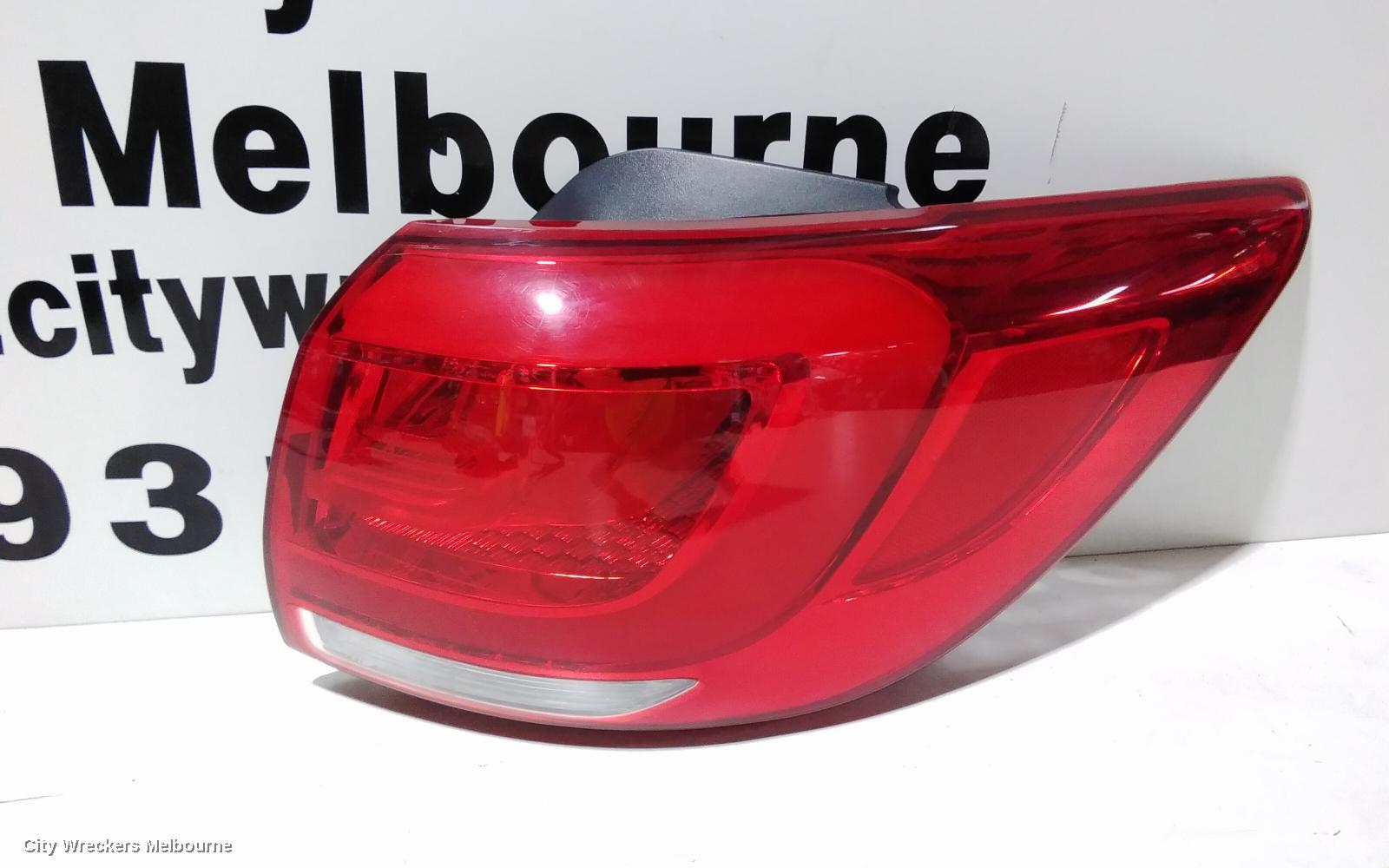 KIA SPORTAGE RIGHT TAILLIGHT, SL, IN BODY, PLATINUM, 05/2014 - 10/2015