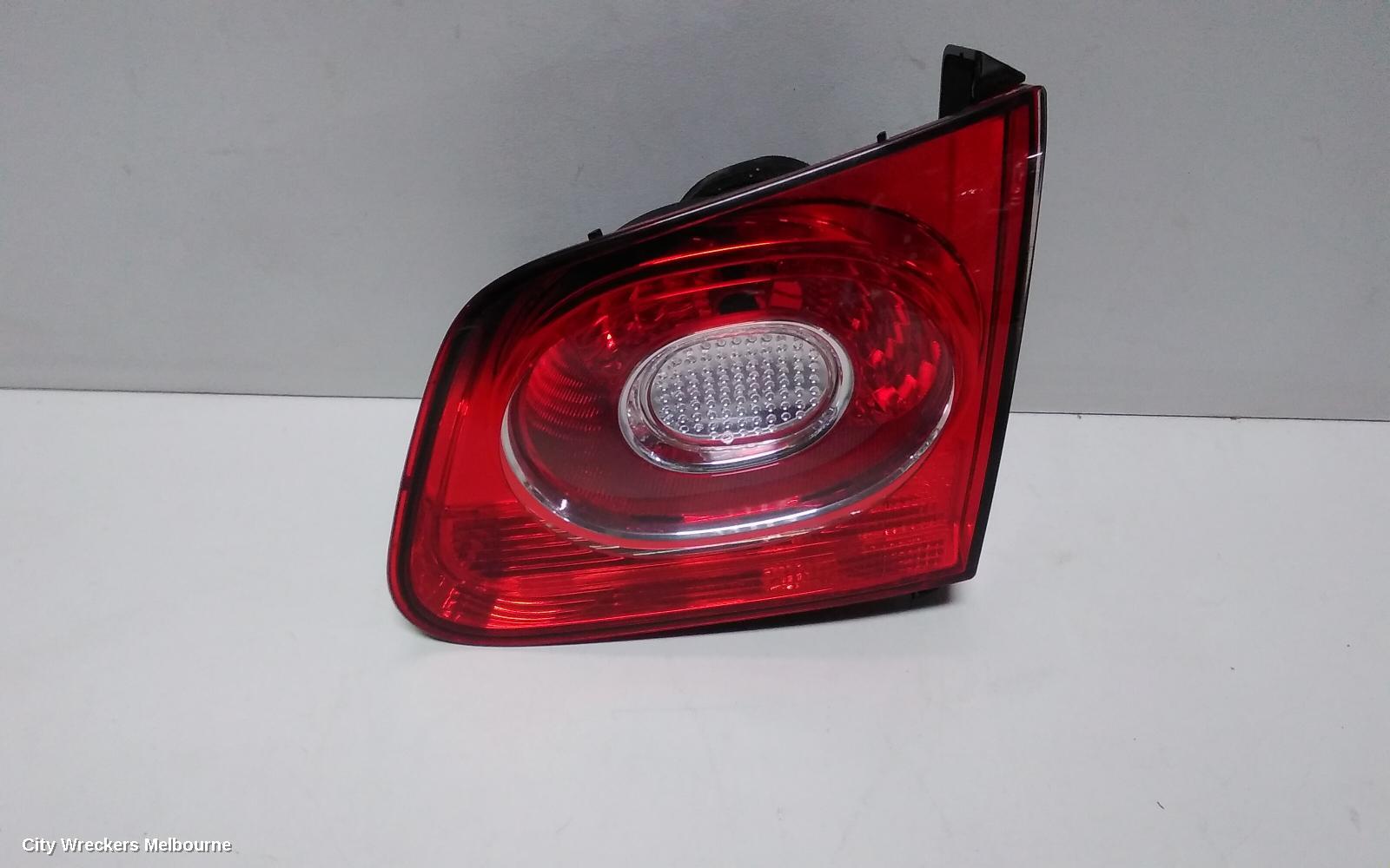 VOLKSWAGEN TIGUAN REAR GARNISH, TAILGATE LAMP (RH SIDE), 5N, 05/2008 - 06/2011