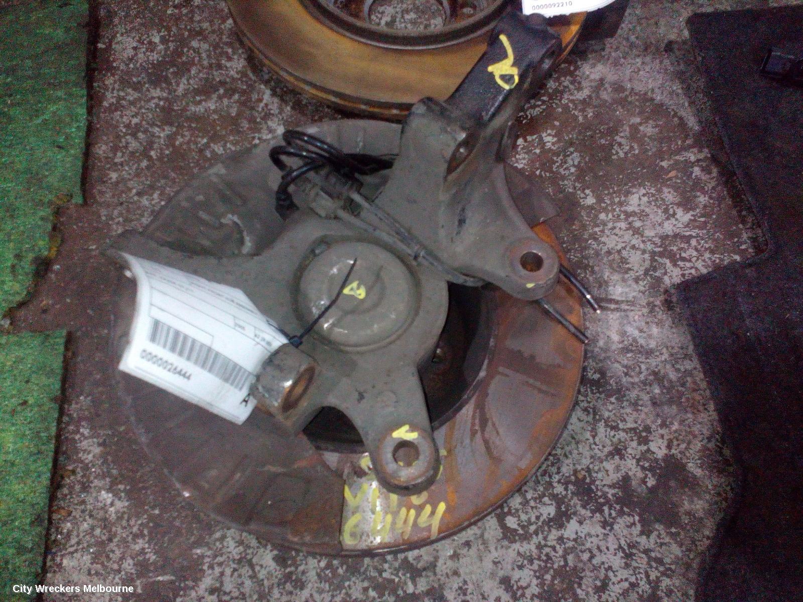 MERCEDES VITO RIGHT FRONT HUB ASSEMBLY, 639, 04/2004 - 01/2011