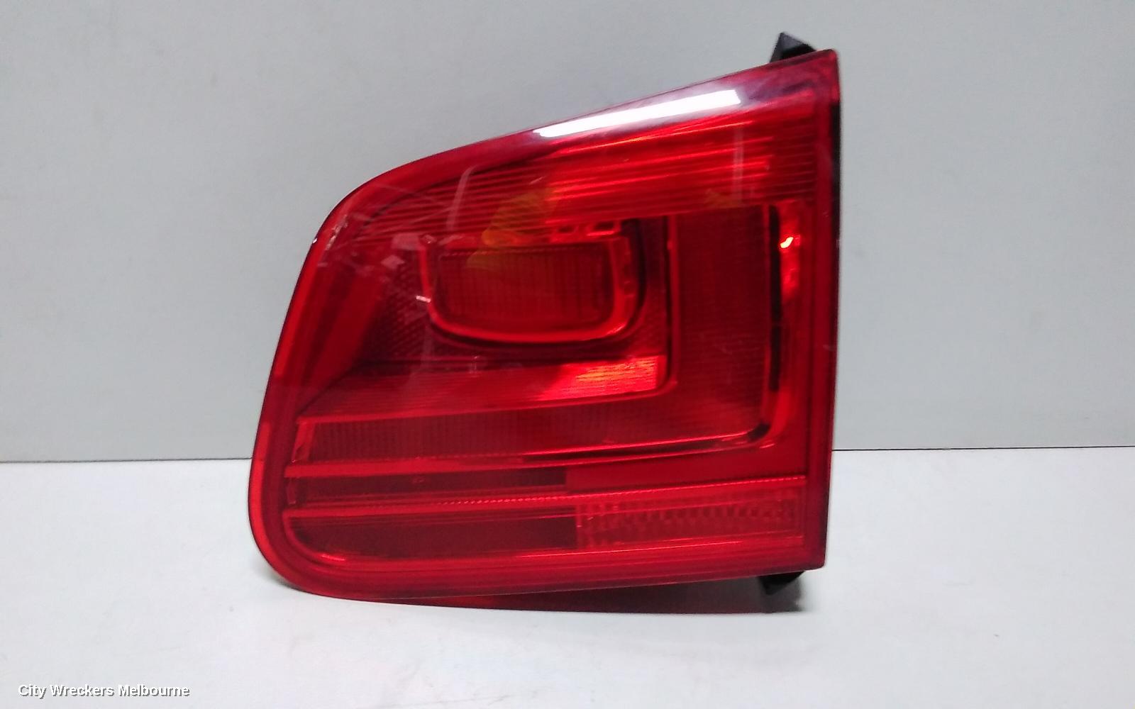 VOLKSWAGEN TIGUAN REAR GARNISH, TAILGATE LAMP (RH SIDE), 5N, 07/2011 - 08/2016