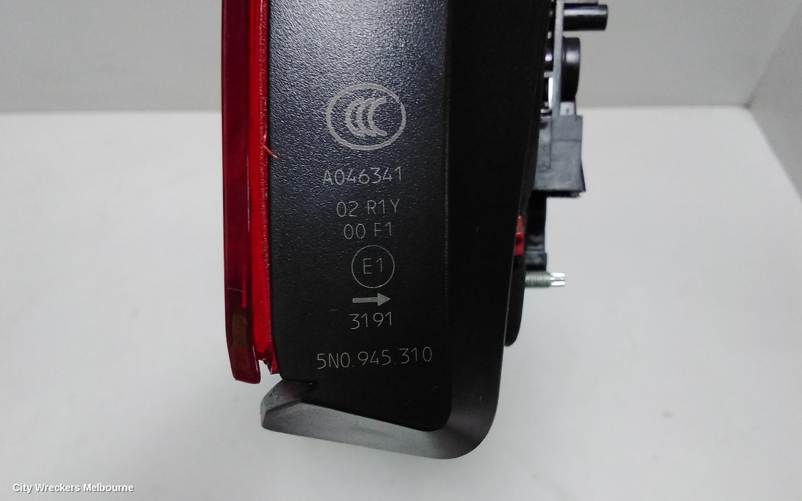 VOLKSWAGEN TIGUAN REAR GARNISH, TAILGATE LAMP (RH SIDE), 5N, 07/2011 - 08/2016