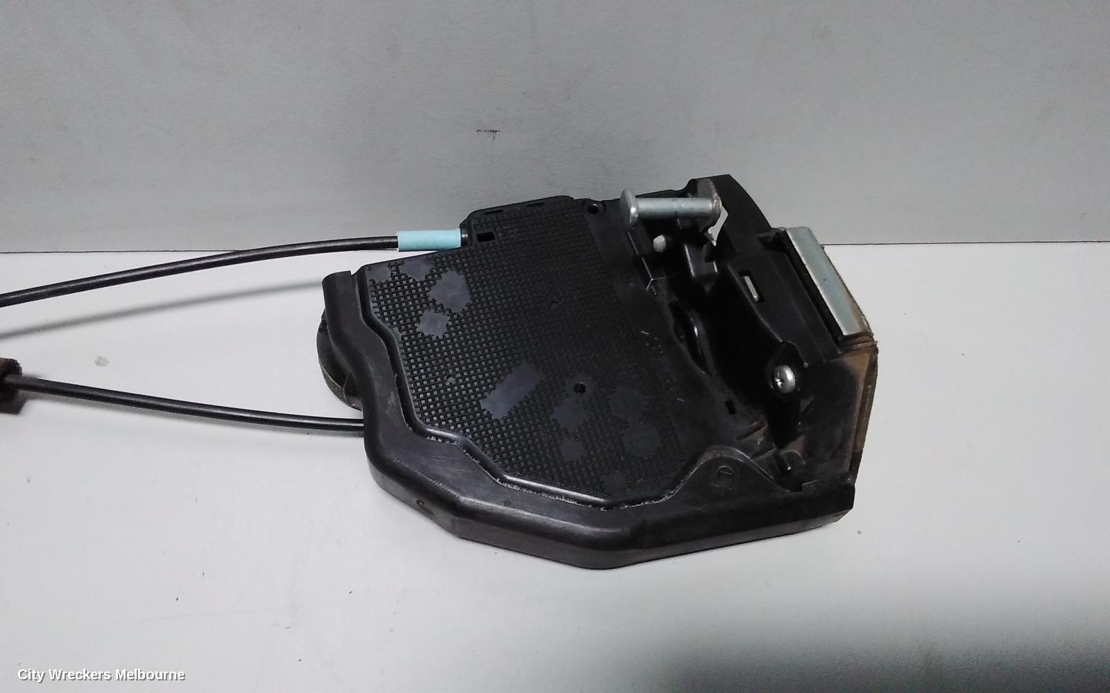 TOYOTA KLUGER DOOR/BOOT/GATE LOCK, RIGHT REAR DOOR LOCK, GSU40-GSU45, 05/2007 - 06/2010