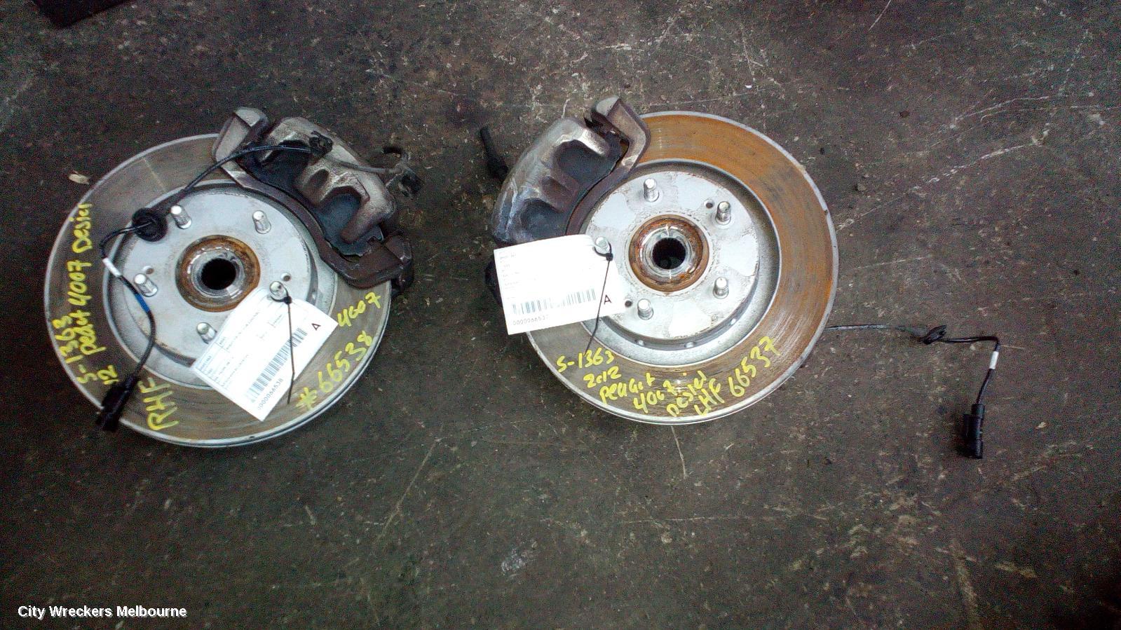 PEUGEOT 4007 LEFT FRONT HUB ASSEMBLY, GS, 10/2009 - 08/2013