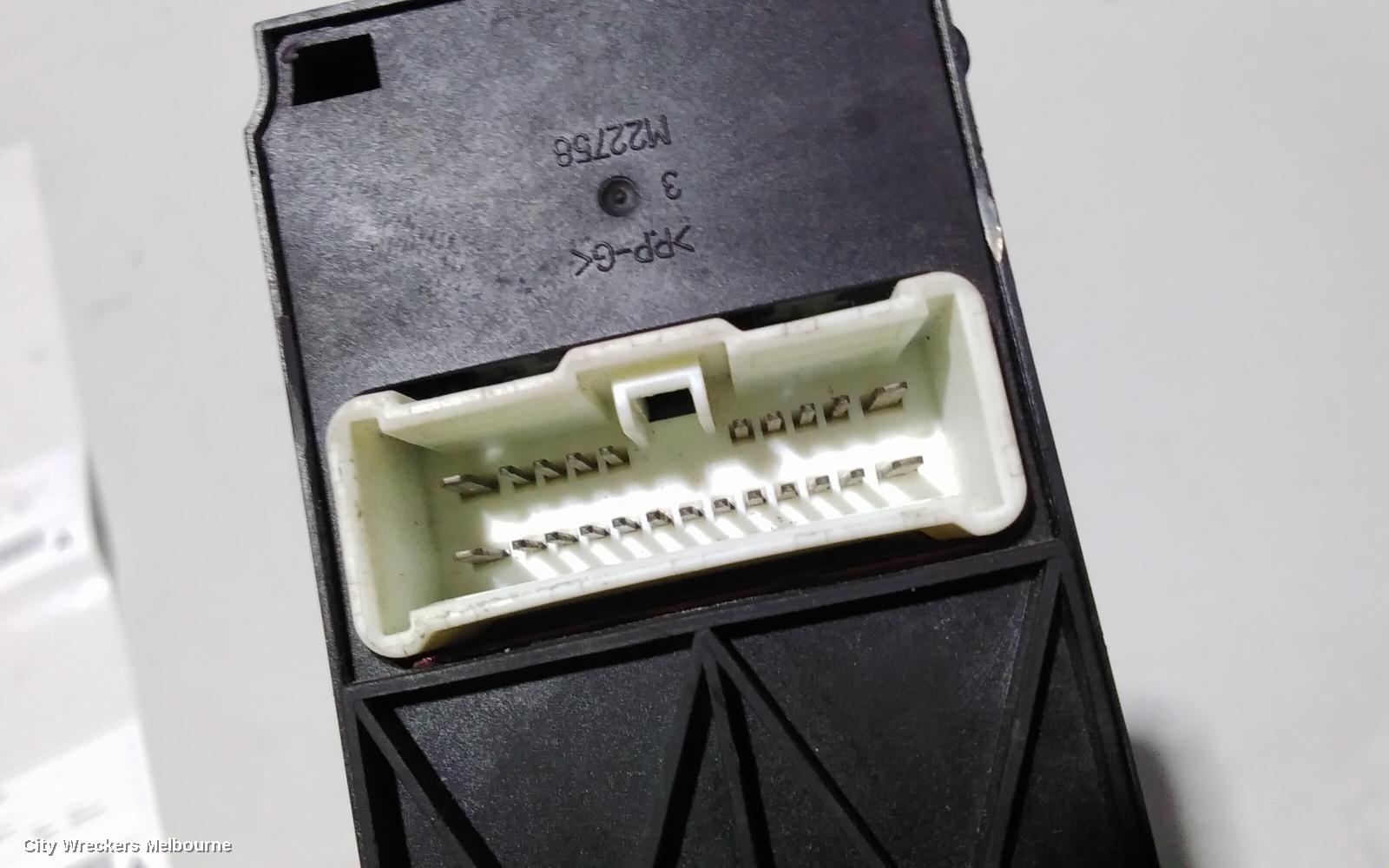 HONDA ACCORD PWR DR WIND SWITCH, RH FRONT (MASTER SWITCH), 7TH GEN, CL/EURO (VIN JHMCL), 06/2003 - 03/2008