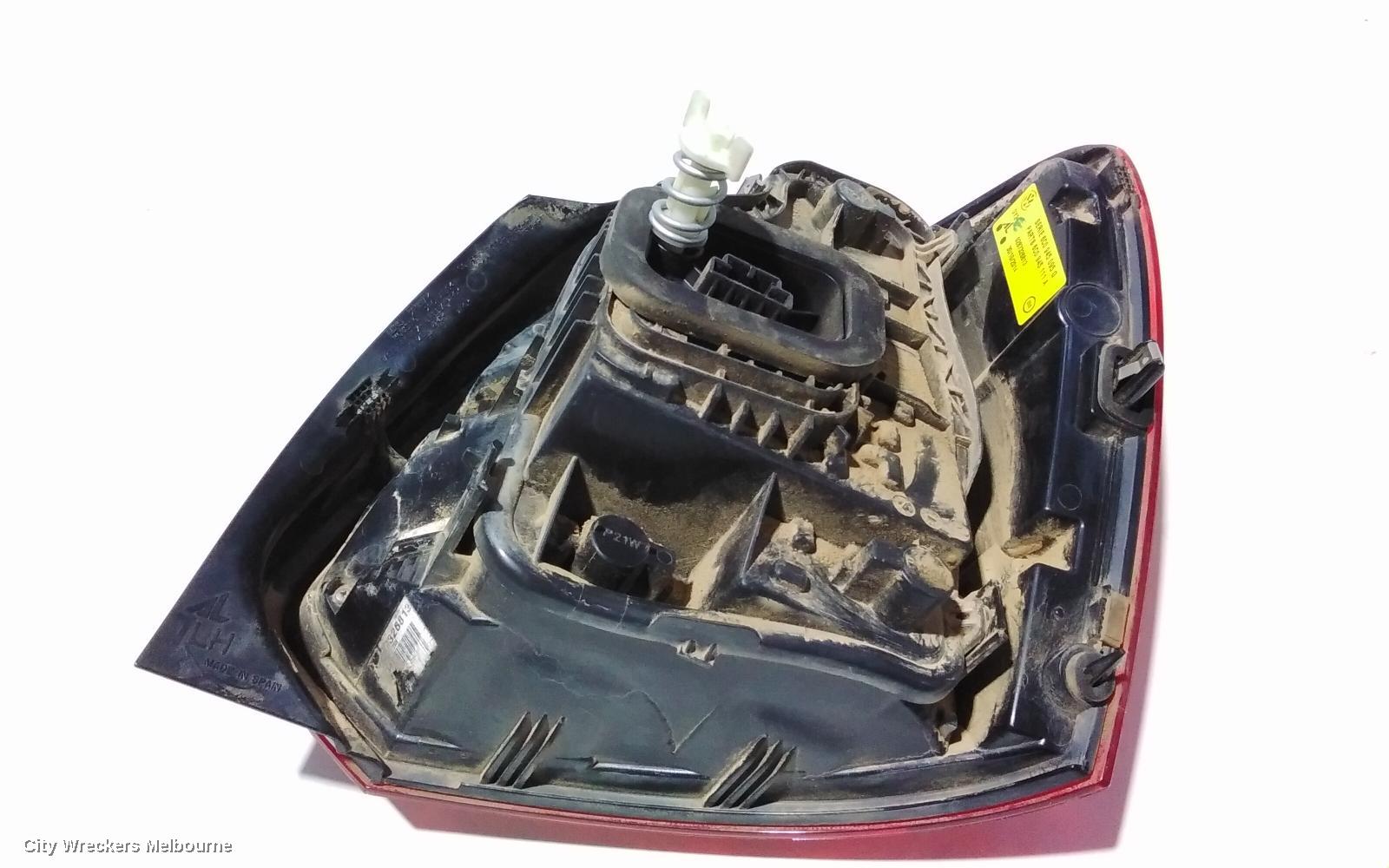 VOLKSWAGEN POLO LEFT TAILLIGHT, 6R, COMFORTLINE/TRENDLINE, RED INSERT TYPE, 05/2014 - 09/2017