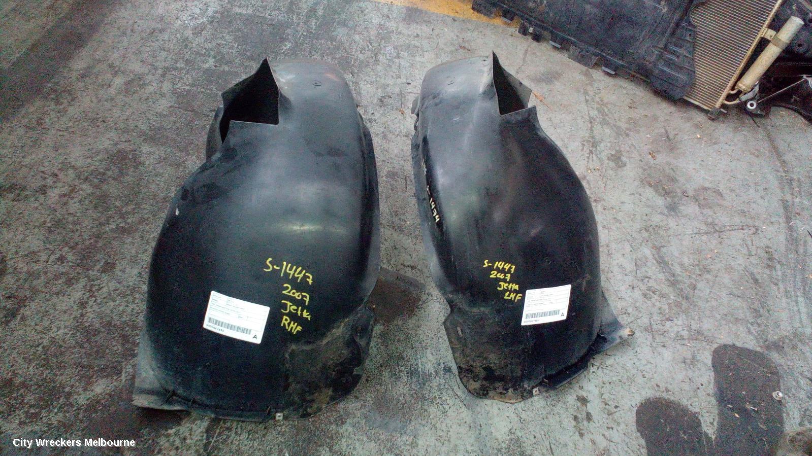 VOLKSWAGEN JETTA LEFT GUARD LINER, 1KM, FRONT SECTION, 02/2006 - 07/2011