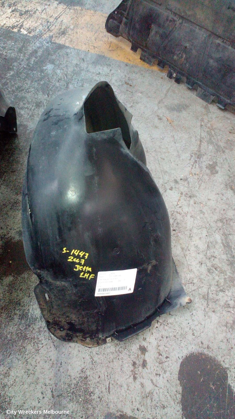 VOLKSWAGEN JETTA LEFT GUARD LINER, 1KM, FRONT SECTION, 02/2006 - 07/2011