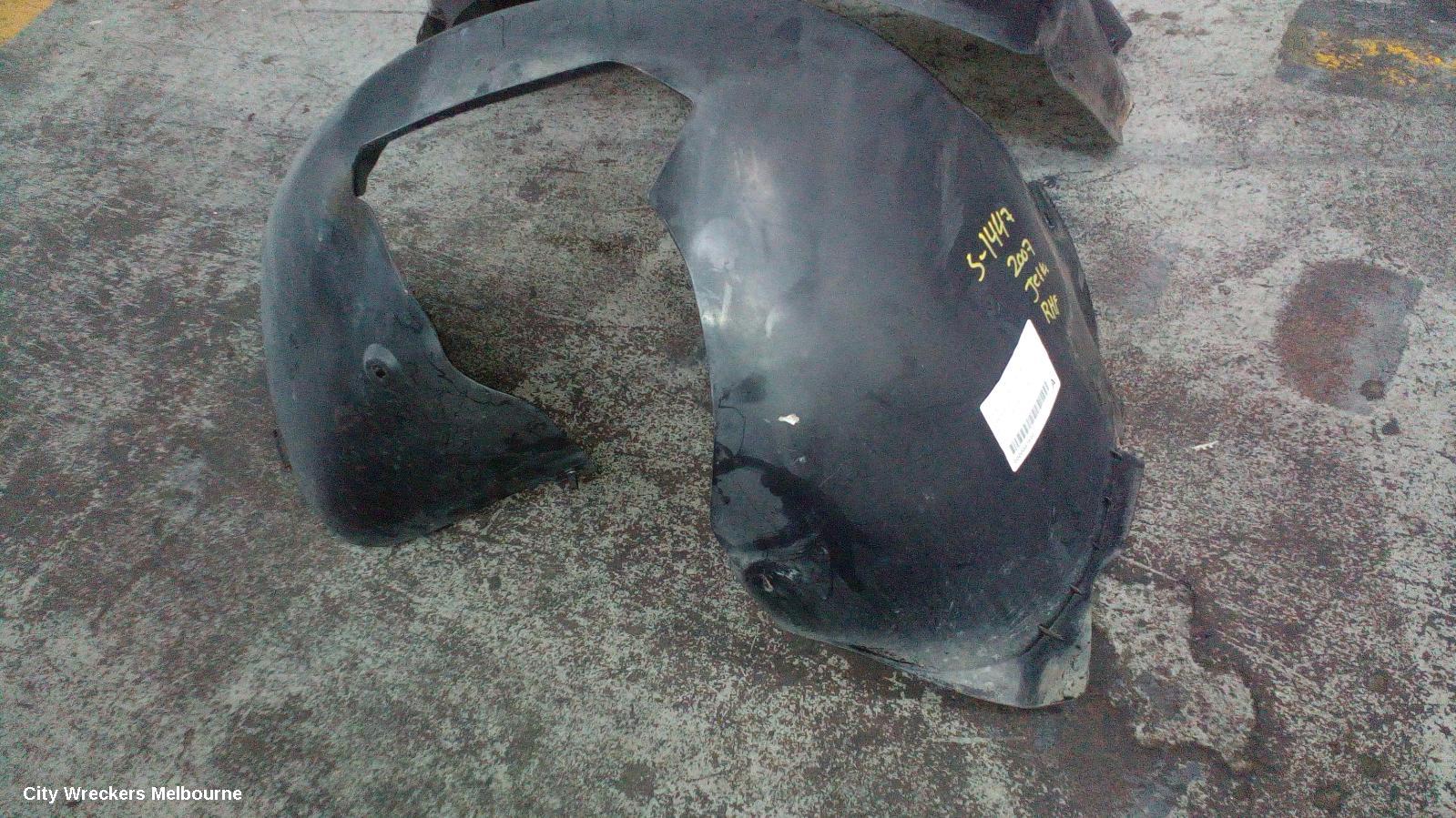VOLKSWAGEN JETTA RIGHT GUARD LINER, 1KM, FRONT SECTION, 02/2006 - 02/2011