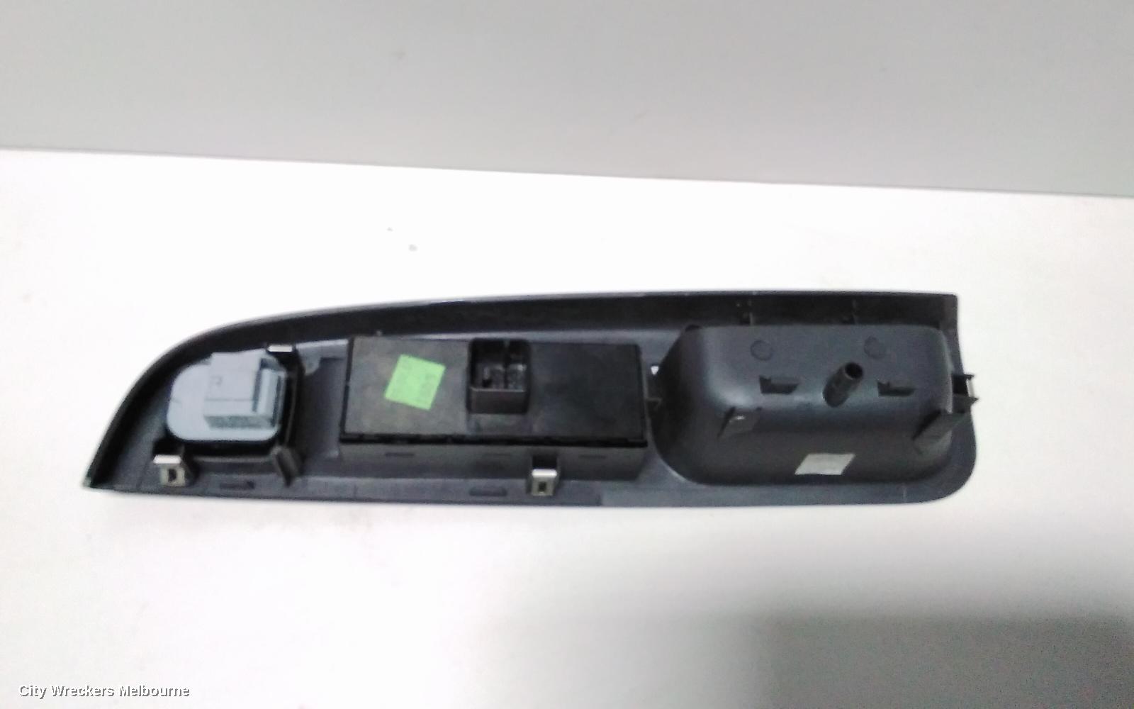 VOLKSWAGEN JETTA PWR DR WIND SWITCH, RH FRONT (MASTER SWITCH), 4 SWITCHES TYPE, 1KM, 02/2006 - 07/2011