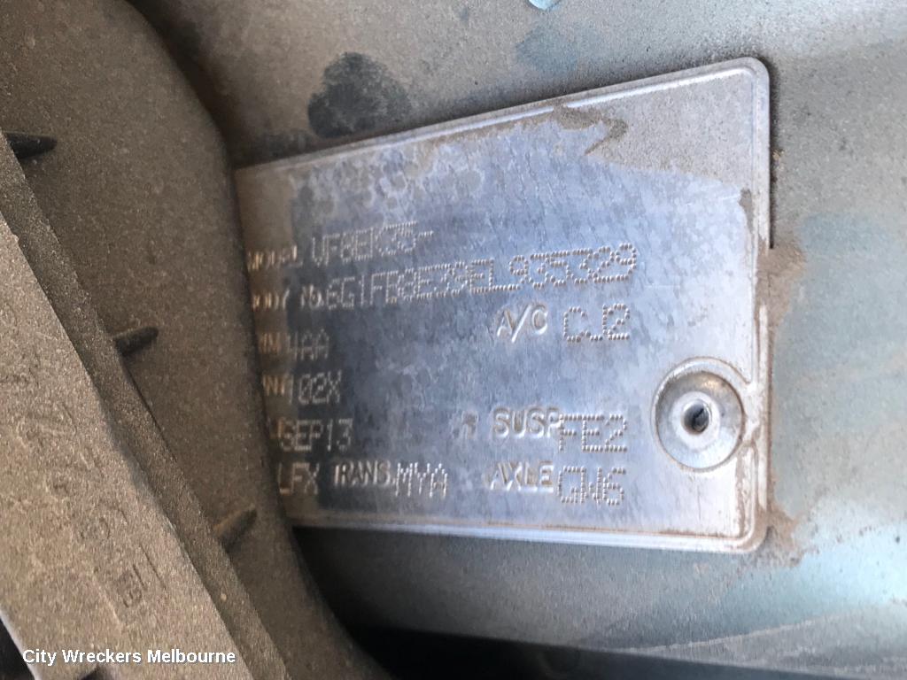 HOLDEN COMMODORE LEFT FRONT HUB ASSEMBLY, VF, 05/2013 - 12/2017