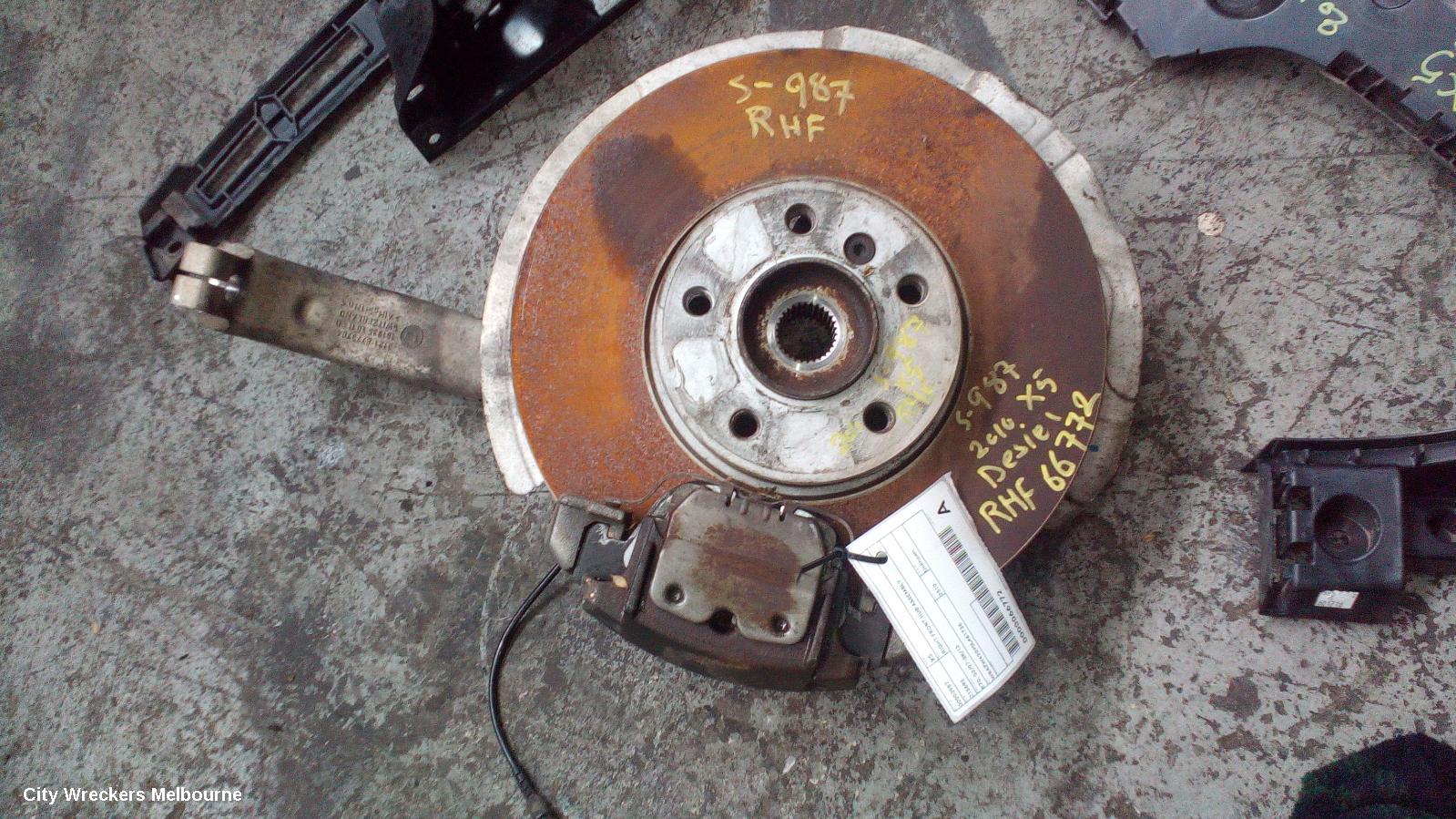 BMW X5 RIGHT FRONT HUB ASSEMBLY, E70, 12/2006 - 08/2013