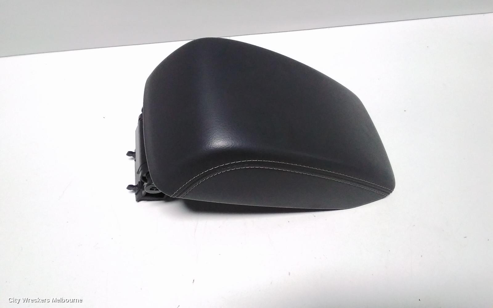 MAZDA CX3 CONSOLE, DK, 03/2015 ONWARDS