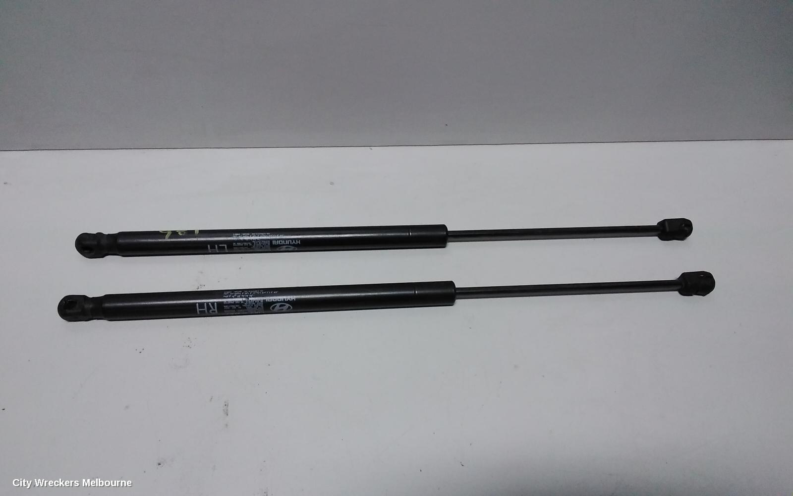 HYUNDAI I30 BONNET HINGE/STRUT, HINGES (PAIR), FD, 09/2007 - 04/2012