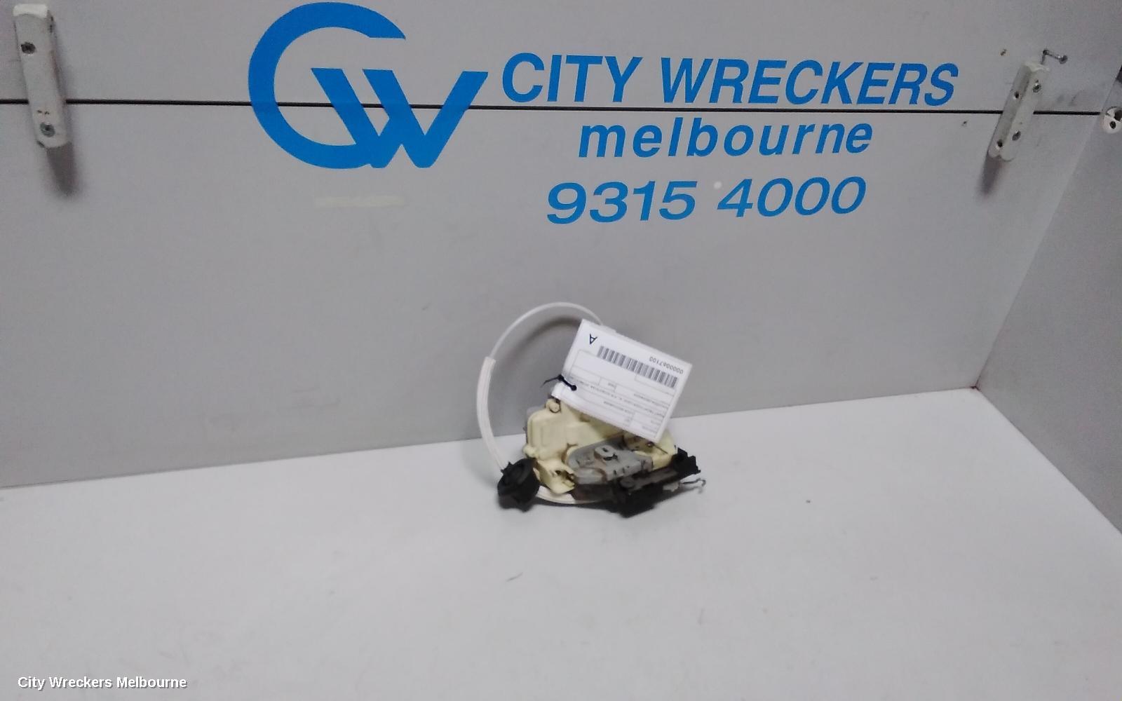 AUDI Q7 DOOR/BOOT/GATE LOCK, RIGHT FRONT DOOR LOCK, 4L, P/N 3C2837016A, 09/2006 - 11/2009