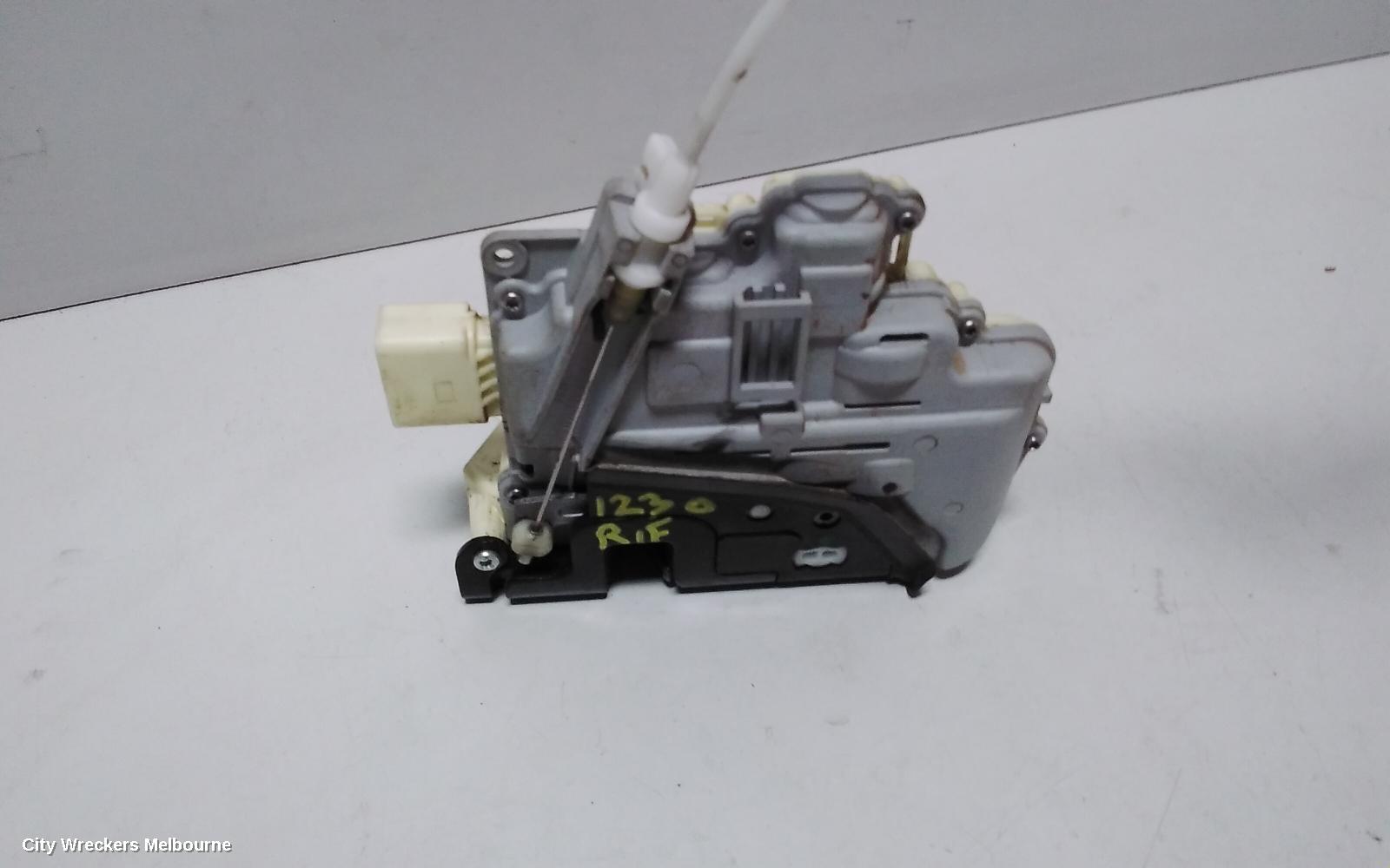 AUDI Q7 DOOR/BOOT/GATE LOCK, RIGHT FRONT DOOR LOCK, 4L, P/N 3C2837016A, 09/2006 - 11/2009