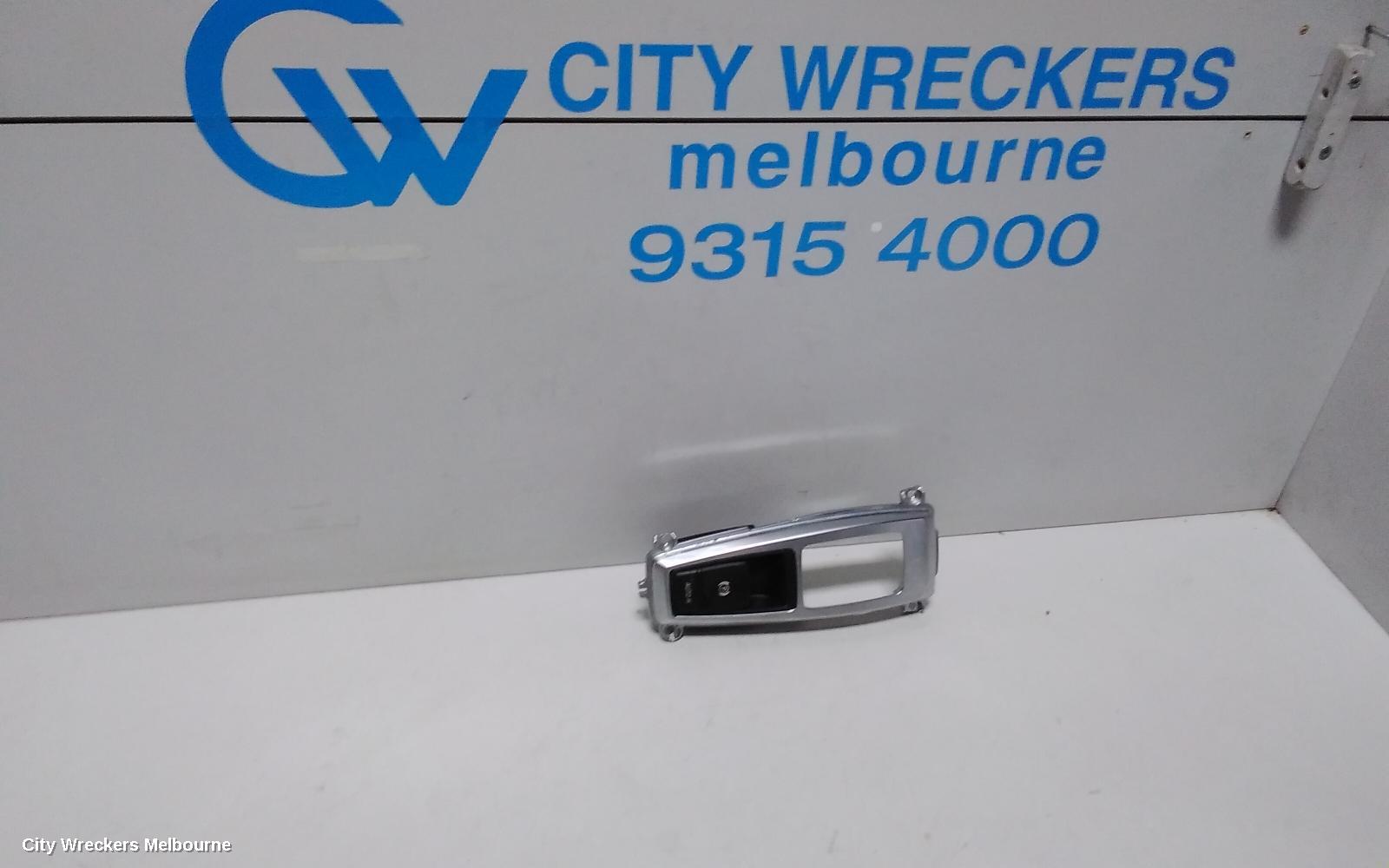 BMW X5, E70, 12/2006 - 08/2013, HAND BREAK SWITCH: 67102