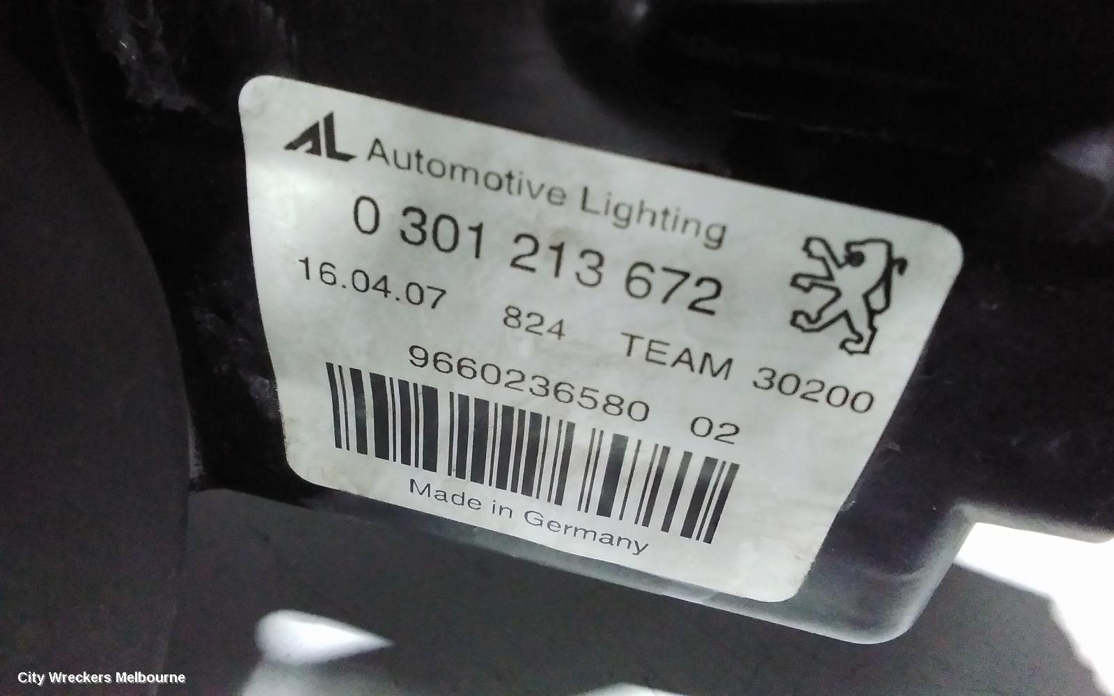 PEUGEOT 407 RIGHT HEADLAMP, SEDAN/WAGON, XENON TYPE, 09/2004 - 12/2011