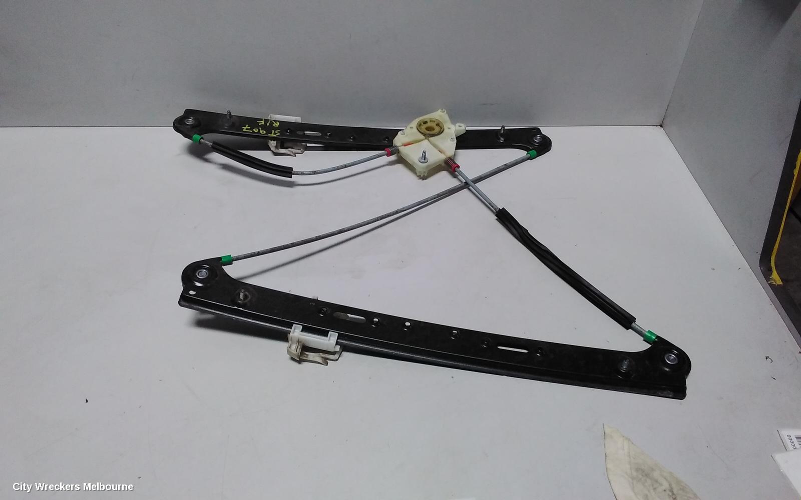 BMW X3 RIGHT FRONT WINDOW REG/MOTOR, E83, 06/2004 - 11/2010