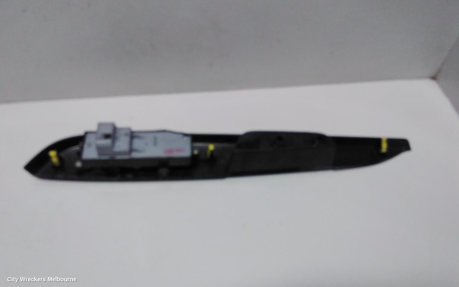 TOYOTA HIACE PWR DR WIND SWITCH, RH FRONT (MASTER SWITCH), TRH/KDH, 03/2005 - 02/2014