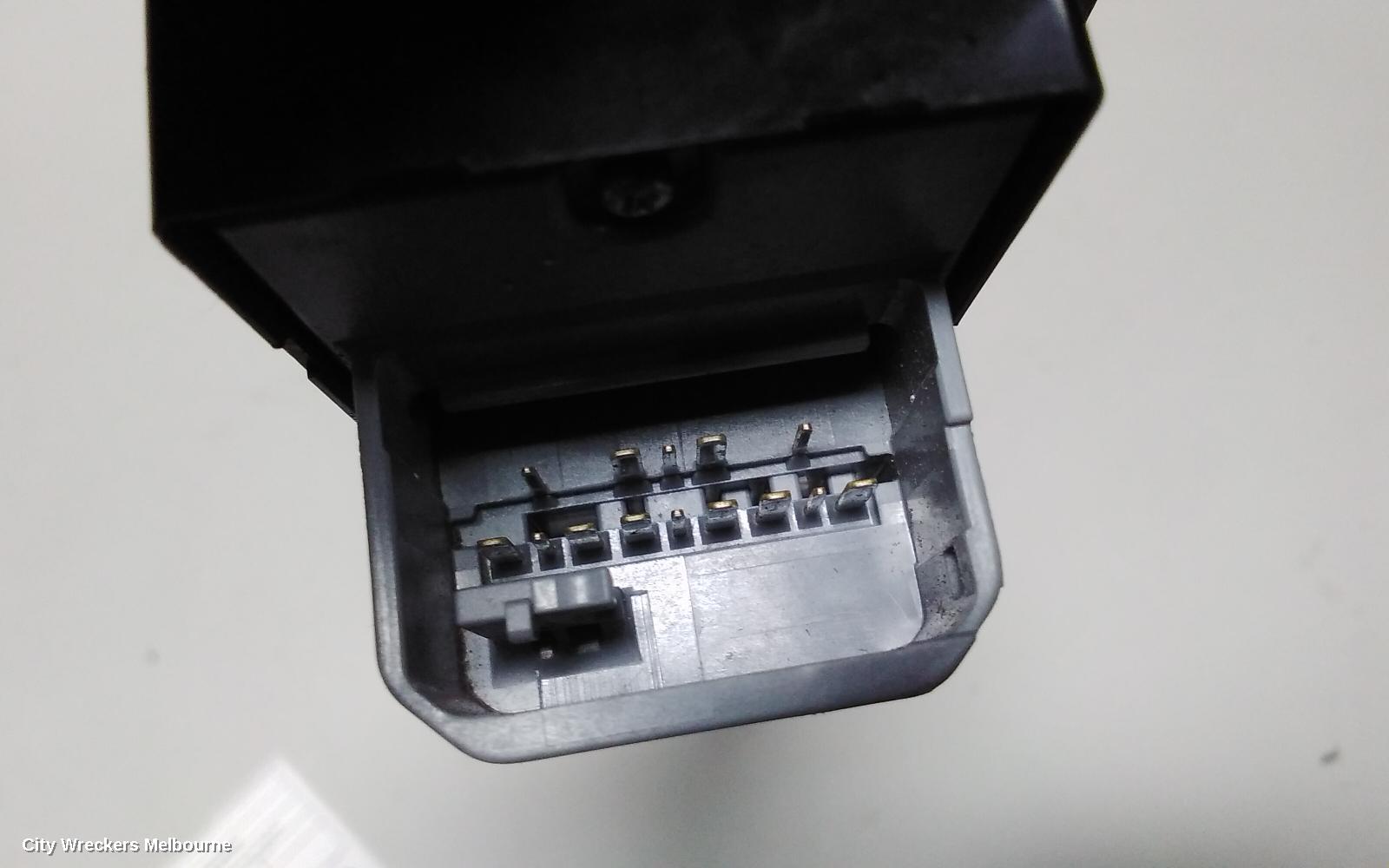 TOYOTA HIACE PWR DR WIND SWITCH, RH FRONT (MASTER SWITCH), TRH/KDH, 03/2014 - 04/2019
