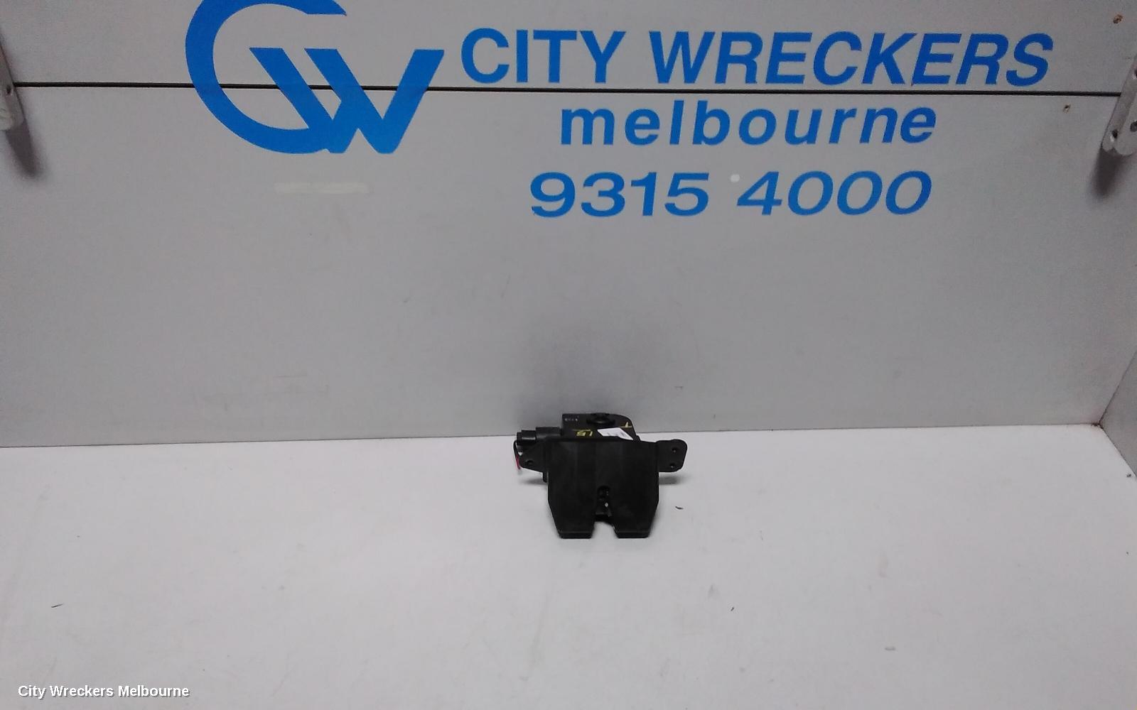 KIA SORENTO DOOR/BOOT/GATE LOCK, TAILGATE LOCK, XM, 10/2012 - 12/2014