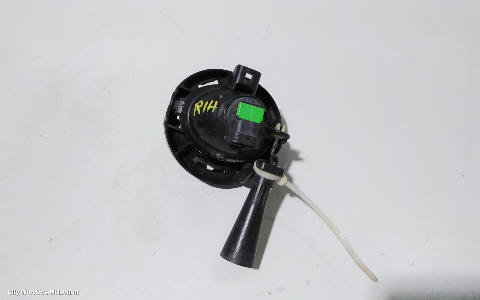CHRYSLER 300C RIGHT INDICATOR/FOG/SIDE, BUMPER FOGLAMP, LX2, 07/2012 - 12/2014