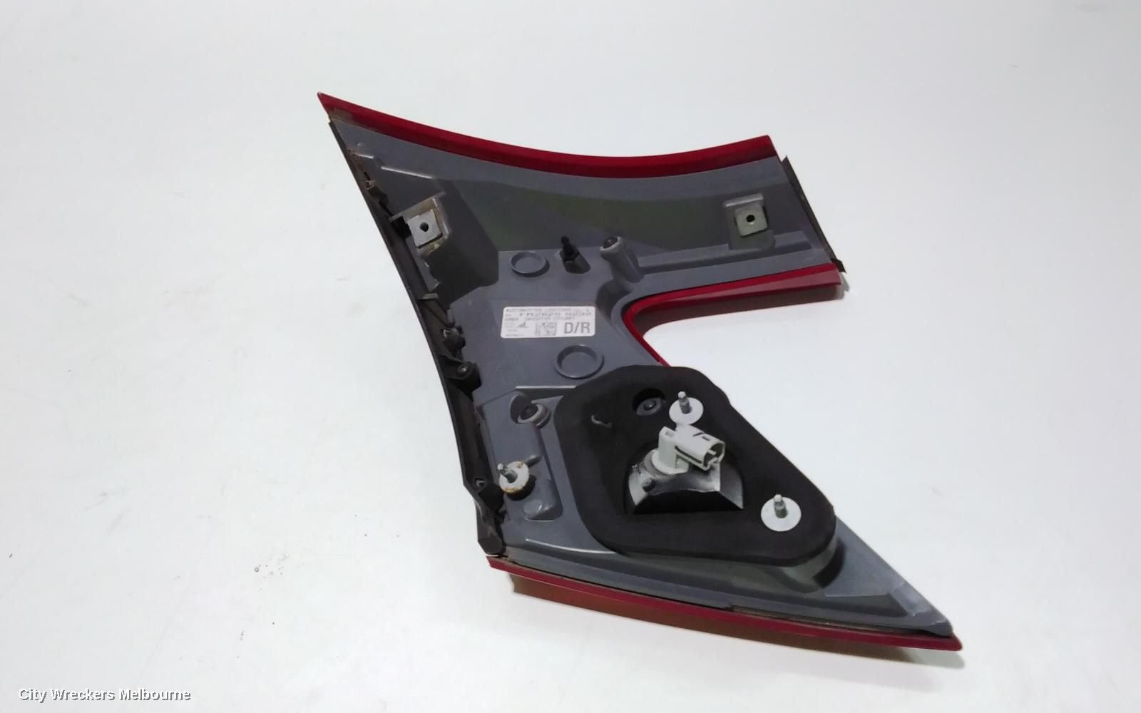 HONDA CIVIC REAR GARNISH, TAILGATE LAMP (RH SIDE), 9TH GEN, HATCH (VIN SHHFK), 06/2012 - 03/2015