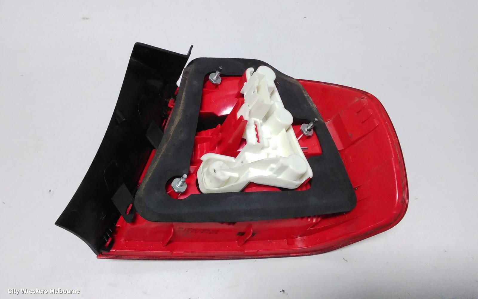 BMW 3 SERIES LEFT TAILLIGHT, E90, SEDAN, NON LED TYPE, 03/2005 - 10/2008