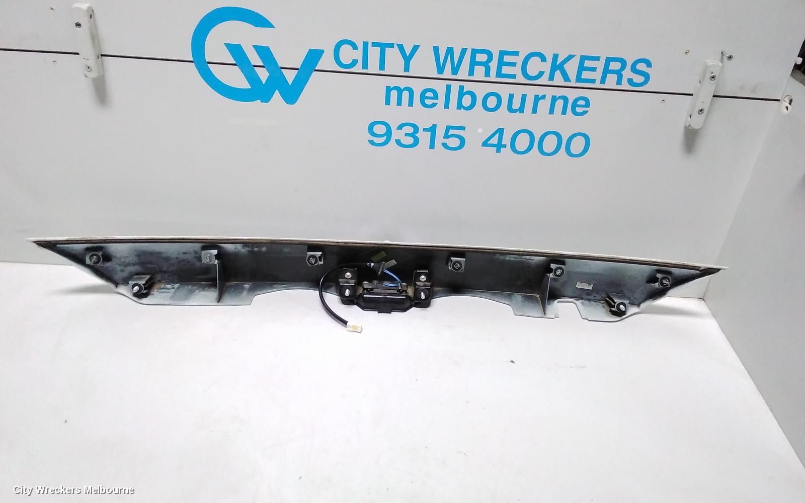 SUZUKI VITARA REAR GARNISH, TAILGATE GARNISH (CENTRE), VITARA, LY (VIN TSM), NON BUTTON TYPE, 06/2015 ONWARDS