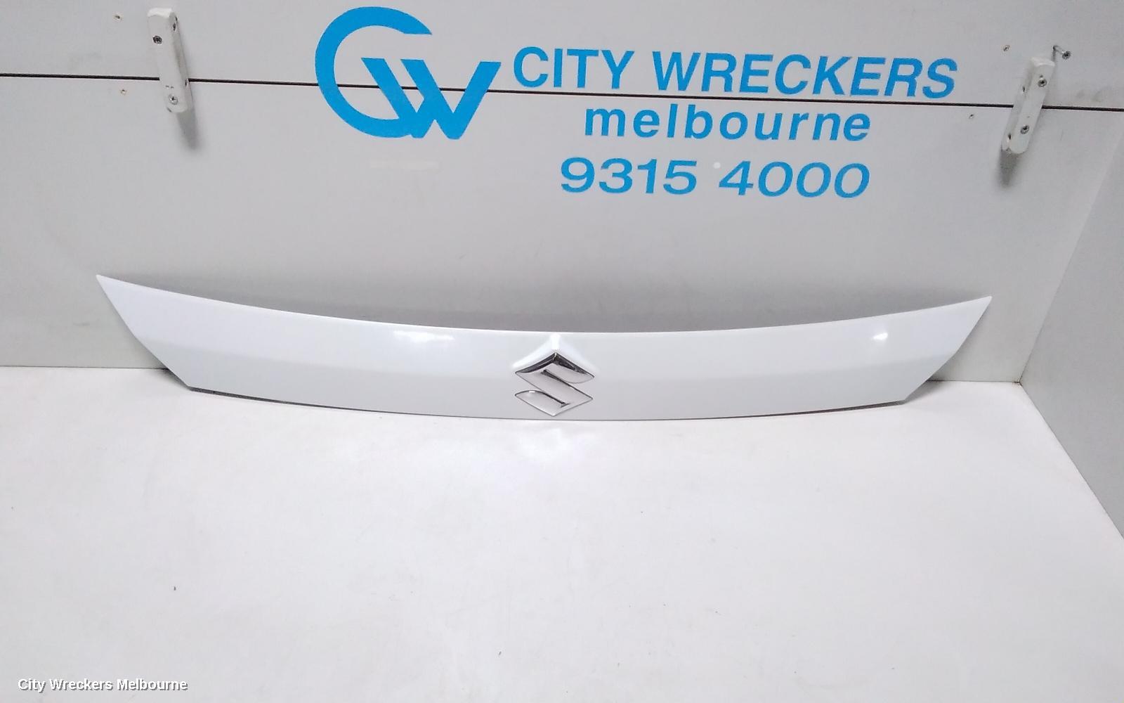 SUZUKI VITARA REAR GARNISH, TAILGATE GARNISH (CENTRE), VITARA, LY (VIN TSM), NON BUTTON TYPE, 06/2015 ONWARDS