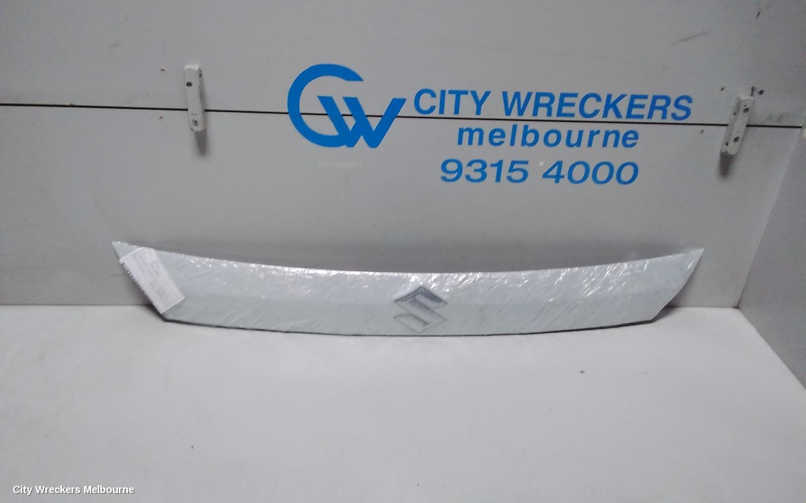 SUZUKI VITARA REAR GARNISH, TAILGATE GARNISH (CENTRE), VITARA, LY (VIN TSM), NON BUTTON TYPE, 06/2015 ONWARDS